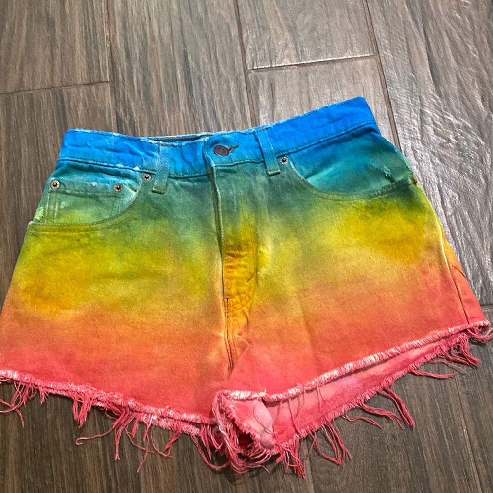 Levi’s 550 tie dye vintage cut off shorts